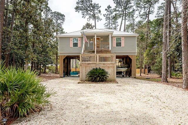 413 Chenault Avenue, Dauphin Island, AL 36528
