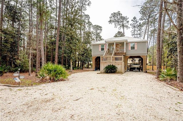 413 Chenault Avenue, Dauphin Island, AL 36528