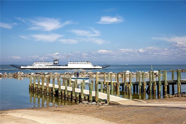 413 Chenault Avenue, Dauphin Island, AL 36528