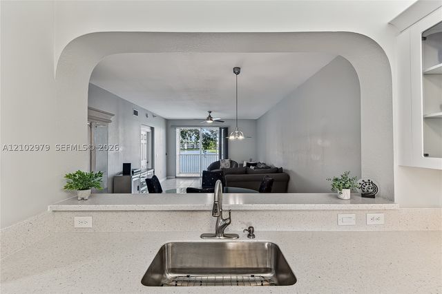 7623 Southampton Ter 206, Tamarac, FL 33321