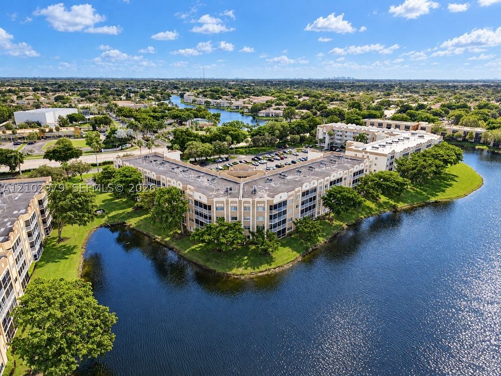 7623 Southampton Ter 206, Tamarac, FL 33321
