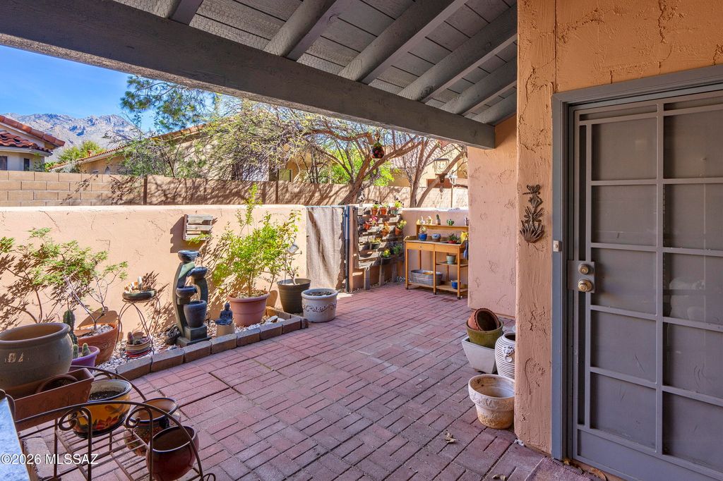 5469 N Vía Del Arbolito, Tucson, AZ 85750