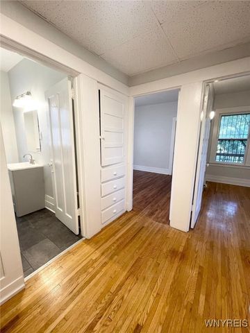 21 Sterling Avenue, Buffalo, NY 14216