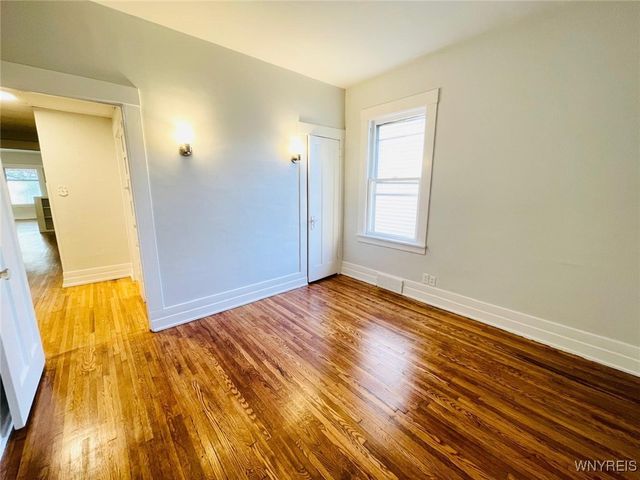 21 Sterling Avenue, Buffalo, NY 14216