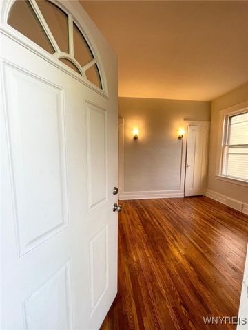 21 Sterling Avenue, Buffalo, NY 14216