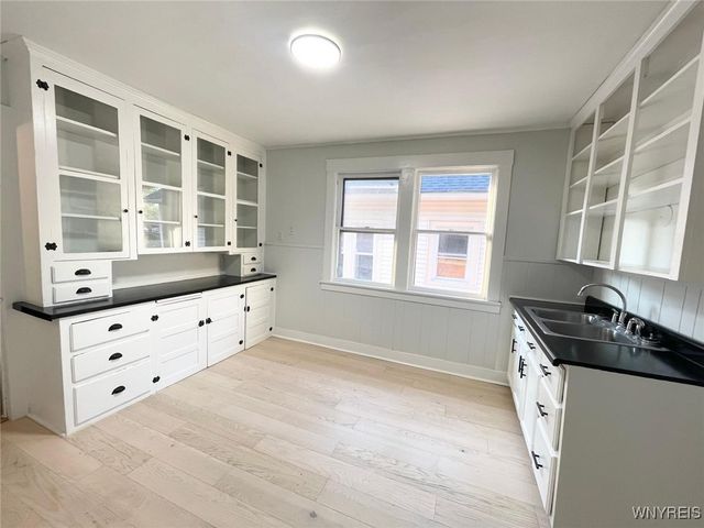 21 Sterling Avenue, Buffalo, NY 14216