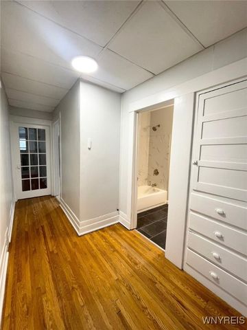 21 Sterling Avenue, Buffalo, NY 14216