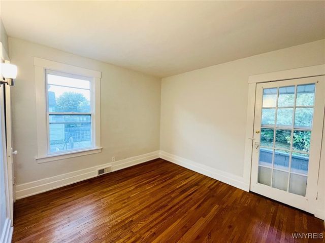 21 Sterling Avenue, Buffalo, NY 14216