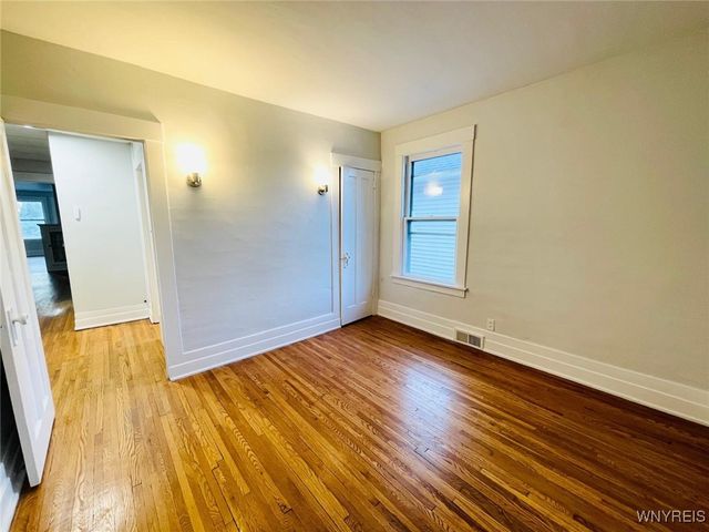 21 Sterling Avenue, Buffalo, NY 14216