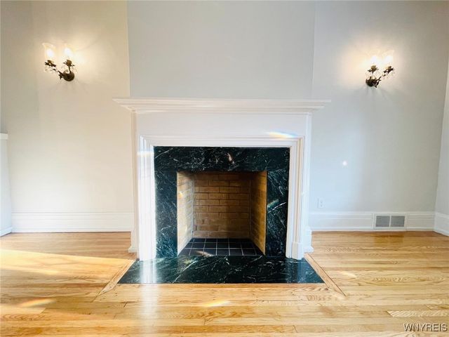 21 Sterling Avenue, Buffalo, NY 14216