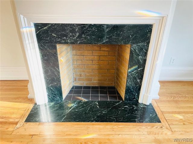 21 Sterling Avenue, Buffalo, NY 14216