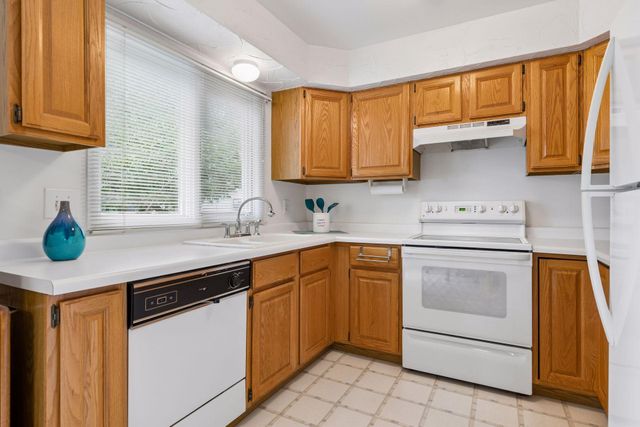 3901 Louisiana Avenue N, New Hope, MN 55427