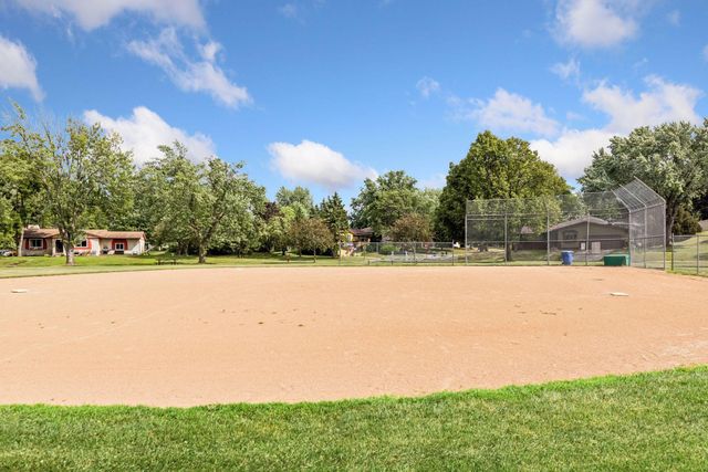 3901 Louisiana Avenue N, New Hope, MN 55427
