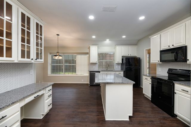 2716 Rocky Creek Drive, Mansfield, TX 76063