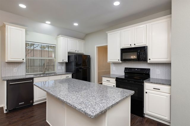 2716 Rocky Creek Drive, Mansfield, TX 76063