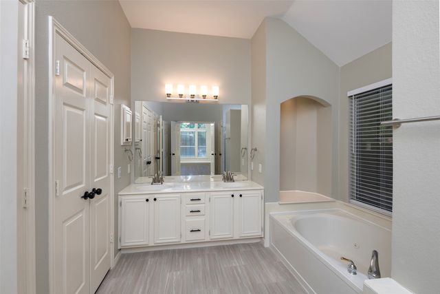 2716 Rocky Creek Drive, Mansfield, TX 76063