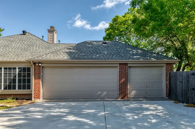 2716 Rocky Creek Drive, Mansfield, TX 76063