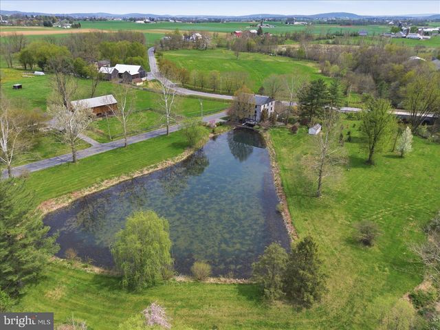 475 SNAVELY MILL RD, Lititz, PA 17543