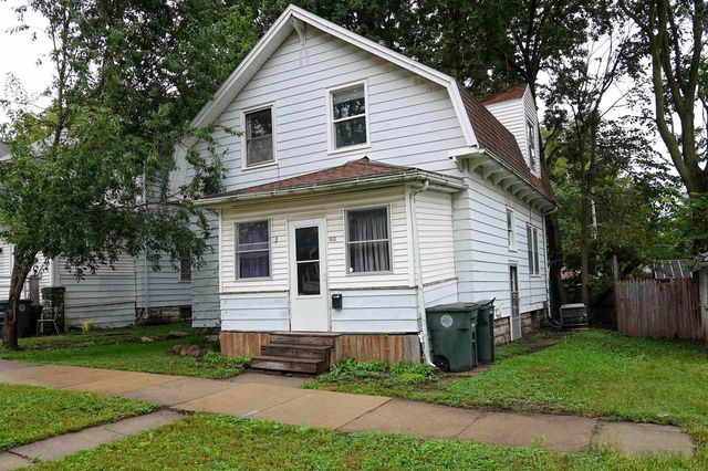 810 W 1st Street, Waterloo, IA 50701