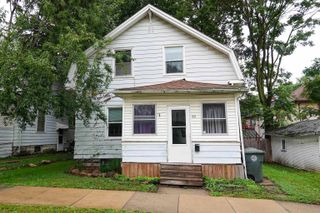 810 W 1st Street, Waterloo, IA 50701