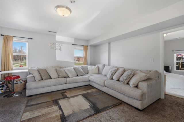 1525 5th Ave NW, Minot, ND 58703