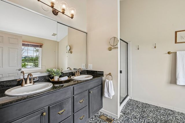 27 Harborside Way, Hawthorn Woods, IL 60047