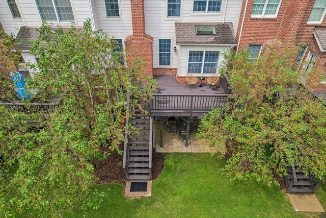 27 Harborside Way, Hawthorn Woods, IL 60047
