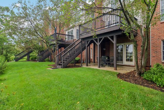 27 Harborside Way, Hawthorn Woods, IL 60047