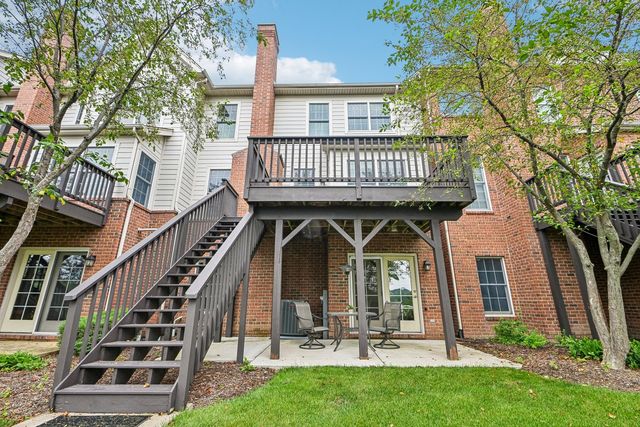 27 Harborside Way, Hawthorn Woods, IL 60047