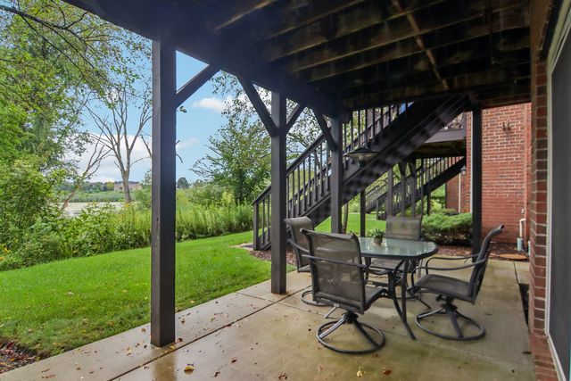 27 Harborside Way, Hawthorn Woods, IL 60047