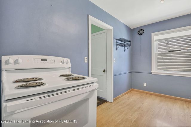 1208 Gordon Avenue, Lansing, MI 48910