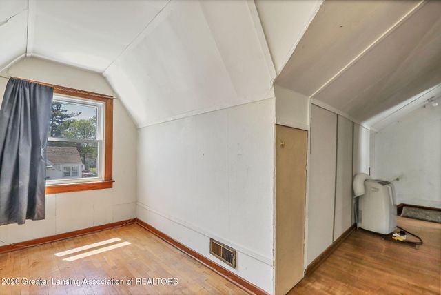 1208 Gordon Avenue, Lansing, MI 48910