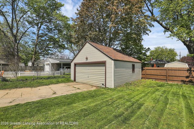 1208 Gordon Avenue, Lansing, MI 48910