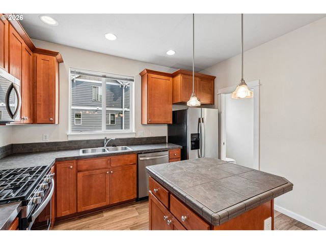 16115 Sw GAGE Ln, Beaverton, OR 97006