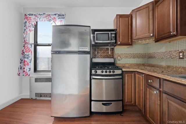 8380 118th st 6G, Kew Gardens, NY 11415