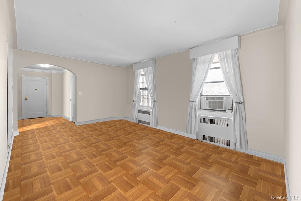 8380 118th st 6G, Kew Gardens, NY 11415