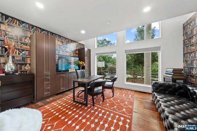 14 E Hill Court, Cresskill, NJ 07626