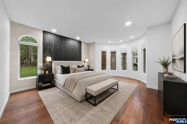 14 E Hill Court, Cresskill, NJ 07626