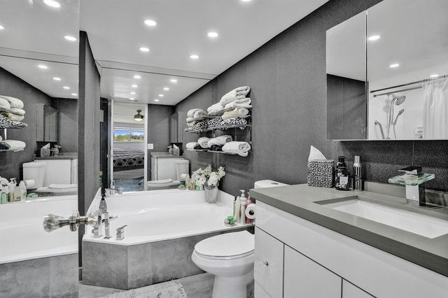 2603 NW 103rd Avenue 401, Sunrise, FL 33322