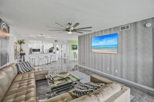 2603 NW 103rd Avenue 401, Sunrise, FL 33322