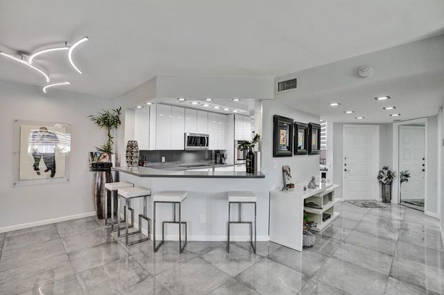 2603 NW 103rd Avenue 401, Sunrise, FL 33322