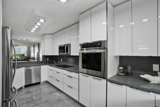 2603 NW 103rd Avenue 401, Sunrise, FL 33322