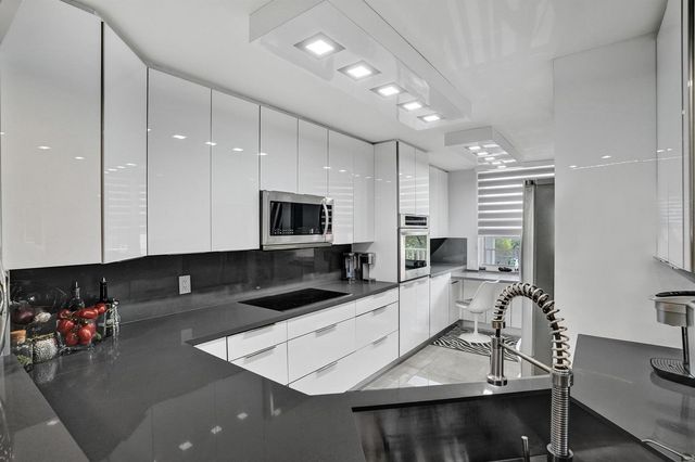 2603 NW 103rd Avenue 401, Sunrise, FL 33322