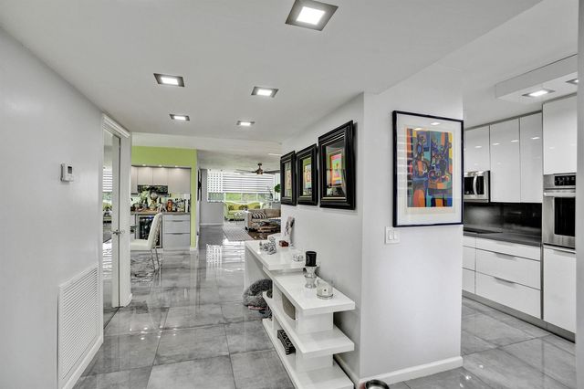 2603 NW 103rd Avenue 401, Sunrise, FL 33322