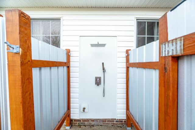 173 EASTWOOD DR, Staunton, VA 24401