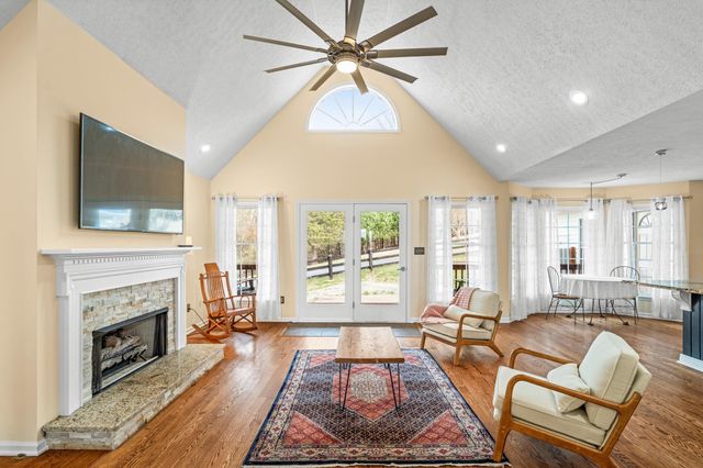 173 EASTWOOD DR, Staunton, VA 24401