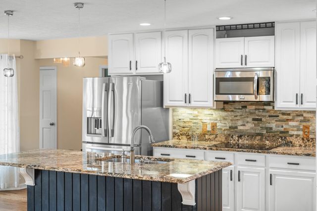 173 EASTWOOD DR, Staunton, VA 24401