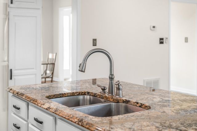 173 EASTWOOD DR, Staunton, VA 24401