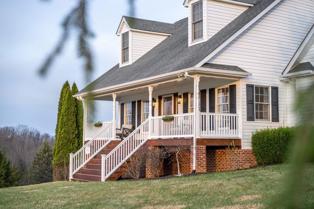 173 EASTWOOD DR, Staunton, VA 24401