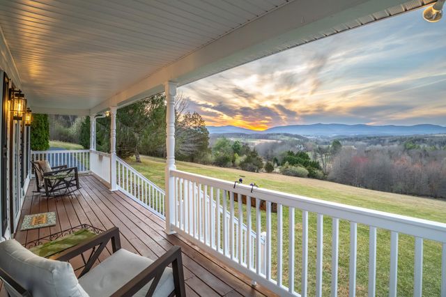 173 EASTWOOD DR, Staunton, VA 24401